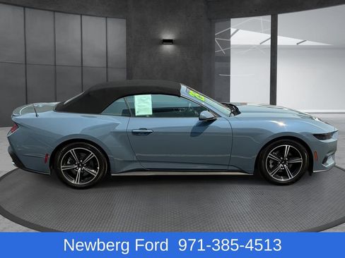 Used 2025 Ford Mustang Premium RWD image 4