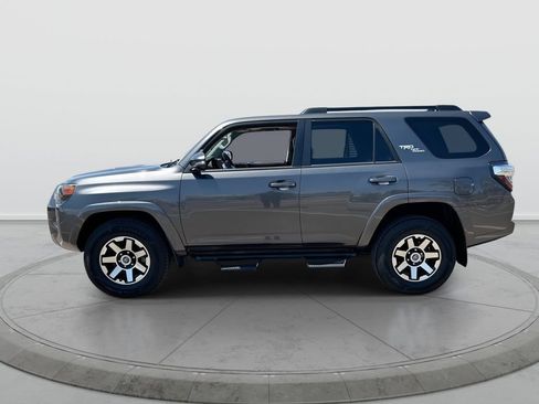 Used 2020 Toyota 4Runner TRD Off-Road Premium w/ Moonroof Package AWD/4WD image 5