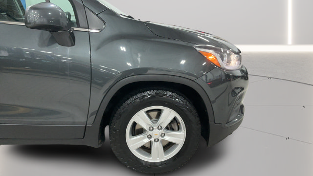Used 2018 Chevrolet Trax LT w/ LT Convenience Package FWD image 24
