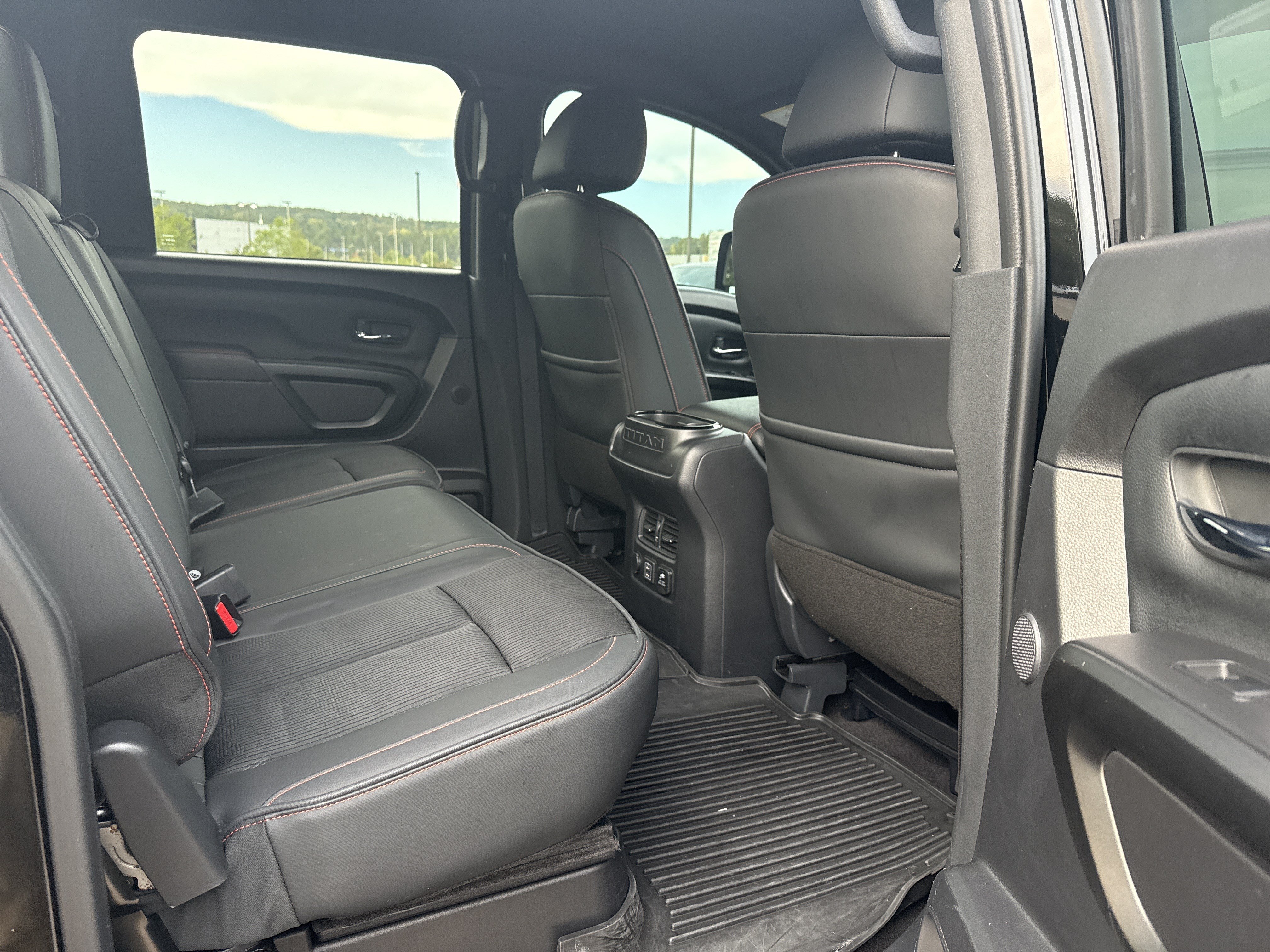 Used 2023 Nissan Titan PRO-4X AWD/4WD image 26