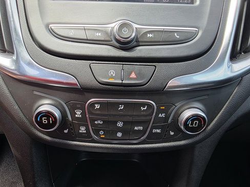 Used 2024 Chevrolet Equinox LT AWD/4WD image 20