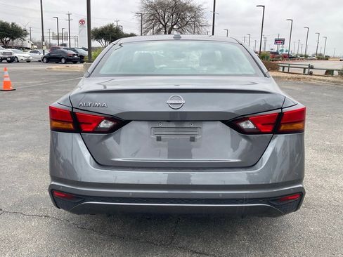 Used 2025 Nissan Altima 2.5 SV image 6
