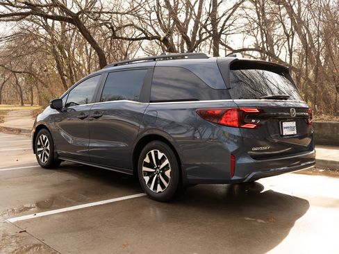 Certified 2026 Honda Odyssey EX-L image 7