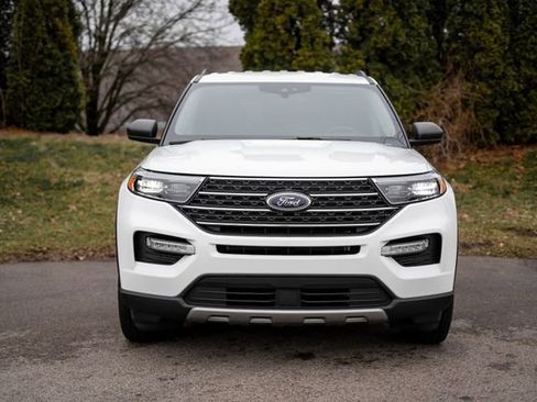 Used 2023 Ford Explorer XLT w/ Equipment Group 202A AWD/4WD image 2