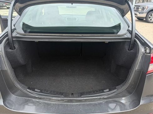 Used 2019 Ford Fusion SE FWD image 19
