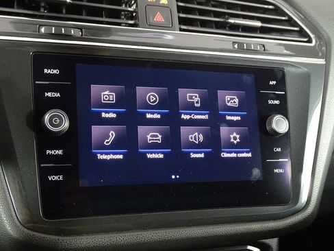 Used 2019 Volkswagen Tiguan SE image 29