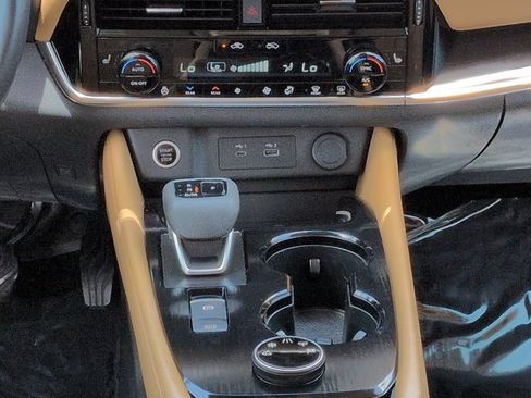 Used 2023 Nissan Rogue Platinum w/ Platinum Premium Package AWD/4WD image 20