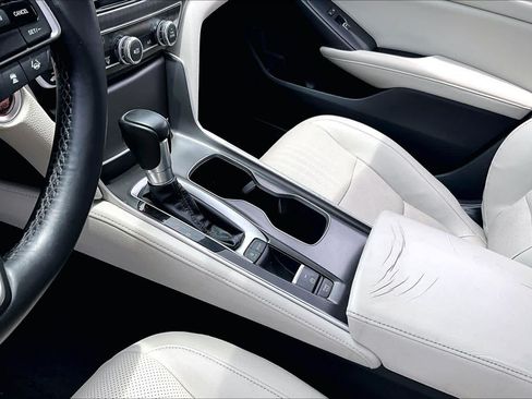 Used 2018 Honda Accord Touring image 15
