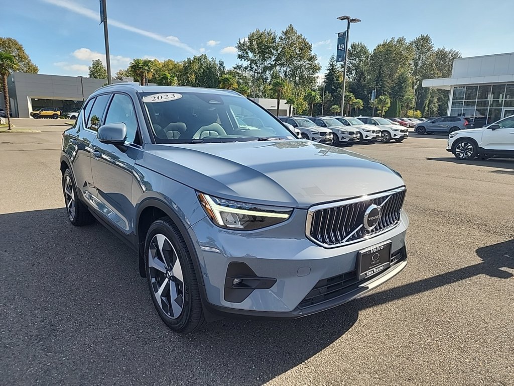 Certified 2023 Volvo XC40 B5 Plus w/ Driver Assist Package AWD/4WD image 6