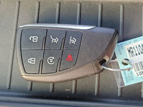 Used 2021 Chevrolet Tahoe Premier w/ Premium Package image 32