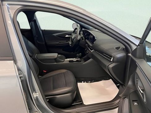 Used 2025 Buick Envista Preferred FWD image 9