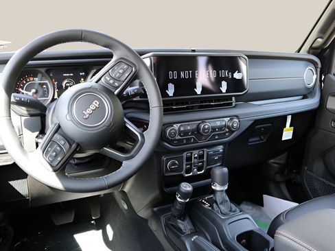 New 2026 Jeep Gladiator Sport AWD/4WD image 13