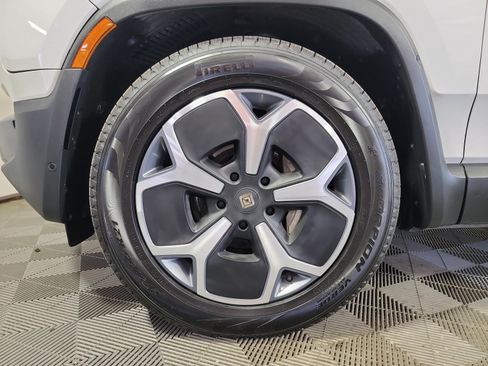 Used 2024 Rivian R1T Adventure Dual AWD/4WD image 9