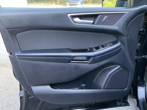 Used 2018 Ford Edge SEL FWD image 15