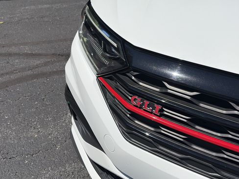 Used 2019 Volkswagen Jetta GLI Autobahn FWD image 10