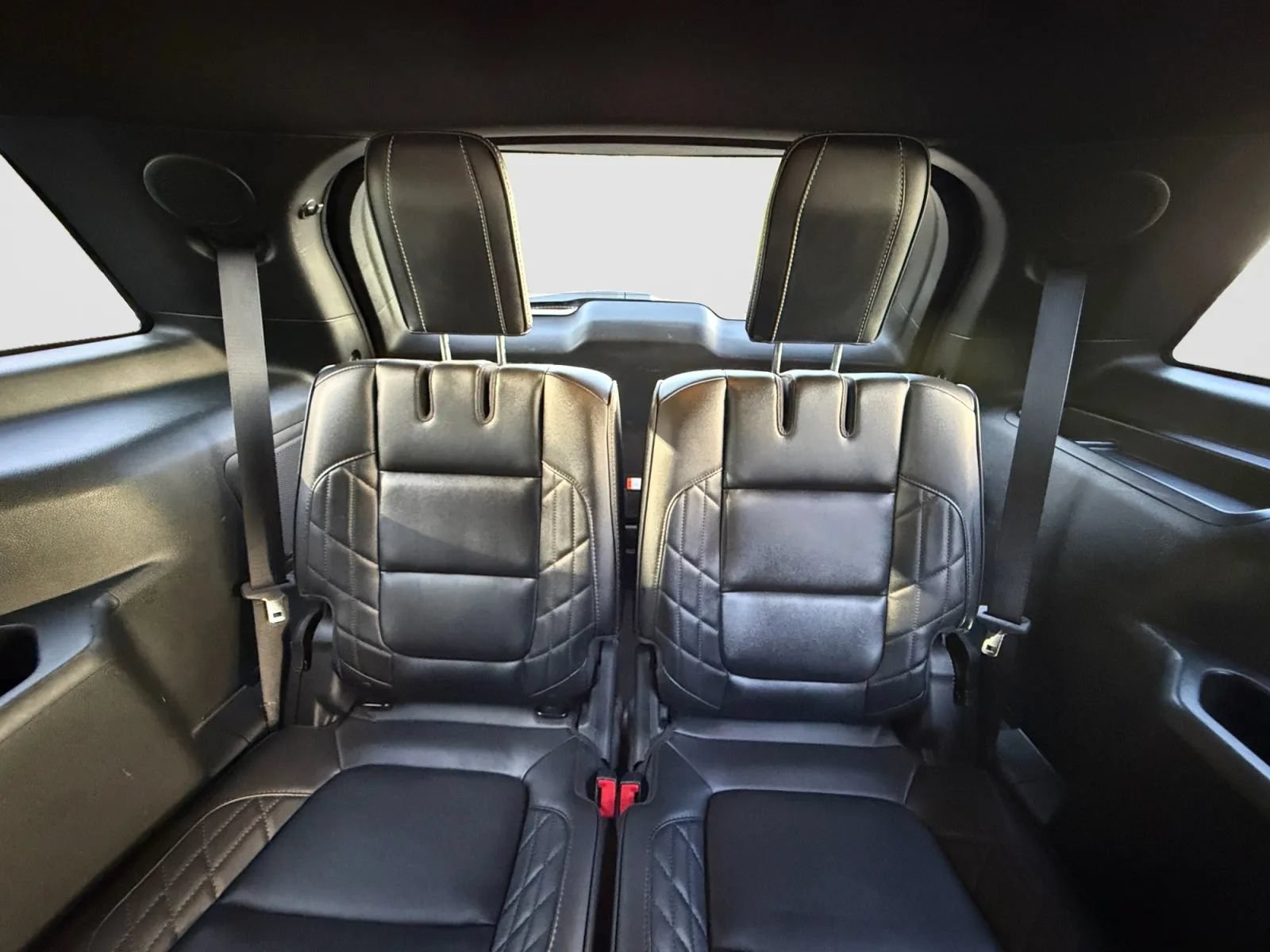 Used 2018 Ford Explorer Platinum AWD/4WD image 16