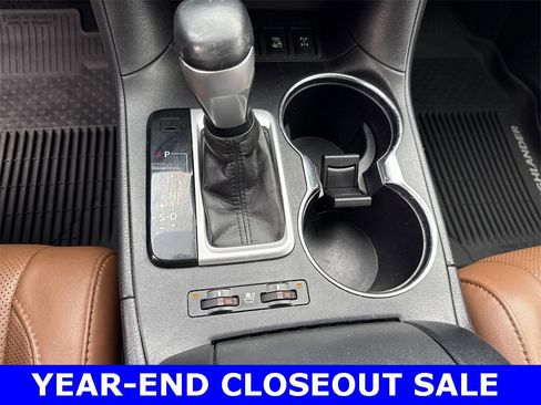 Used 2017 Toyota Highlander Limited image 27