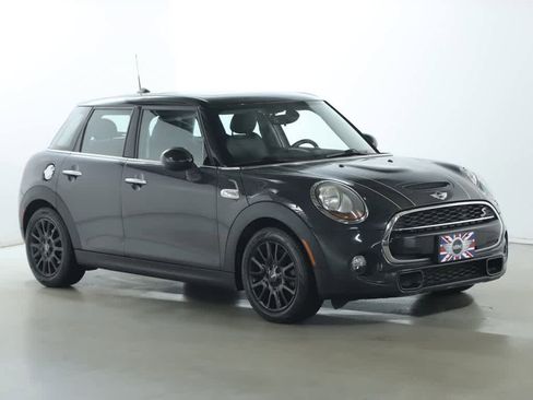 Used 2015 MINI Cooper S image 9