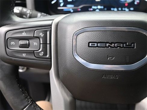 Used 2024 GMC Yukon Denali image 15