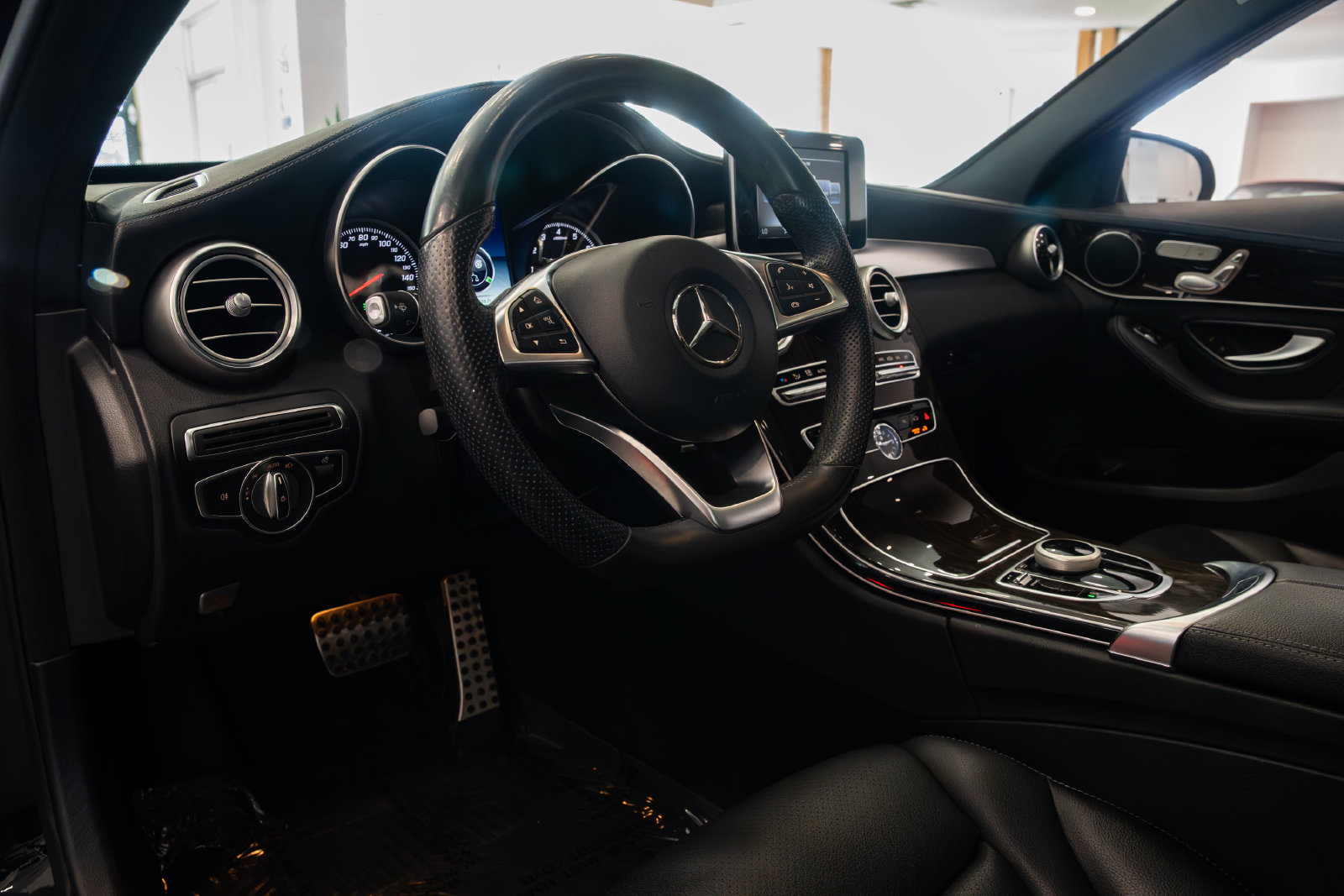 Used 2017 Mercedes-Benz C 300 Sedan image 17