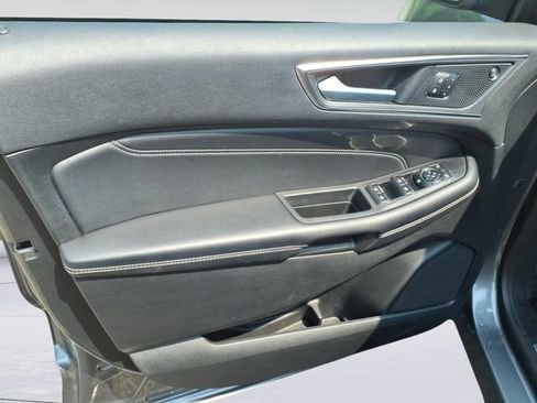 Certified 2024 Ford Edge Titanium AWD/4WD image 11