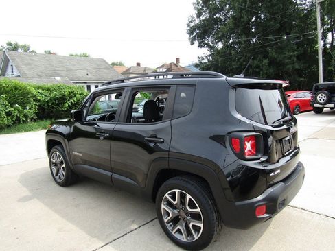 Used 2017 Jeep Renegade Latitude w/ Cold Weather Group AWD/4WD image 3