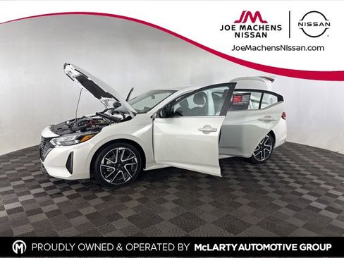 Certified 2025 Nissan Sentra SR image 10