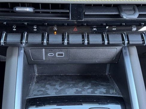 Used 2024 Chevrolet Colorado ZR2 image 20