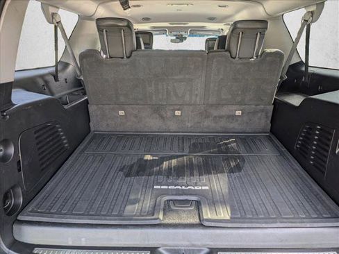 Used 2019 Cadillac Escalade ESV Luxury image 18