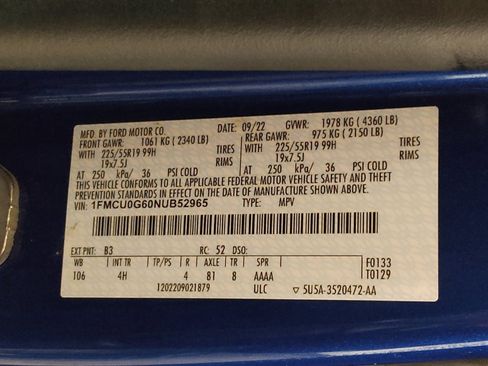 Used 2022 Ford Escape SE w/ SE Sport Appearance Package image 33