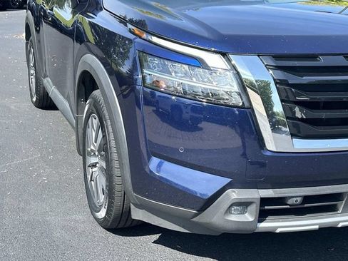 Used 2022 Nissan Pathfinder SL FWD image 10