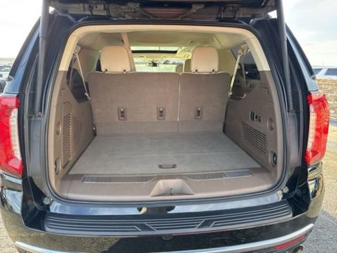 Used 2022 GMC Yukon XL Denali image 41