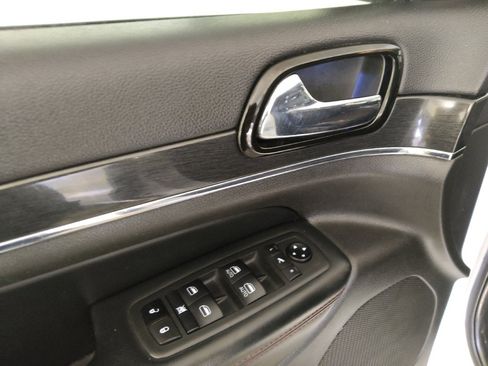 Used 2021 Jeep Grand Cherokee Trailhawk AWD/4WD image 27