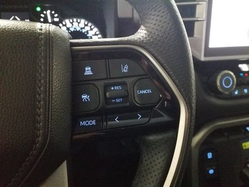 Used 2023 Toyota Tundra Limited w/ Power Package AWD/4WD image 5