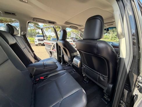 Used 2016 Lexus GX 460 w/ Premium Package AWD/4WD image 24