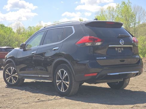 Used 2017 Nissan Rogue SL AWD/4WD image 16