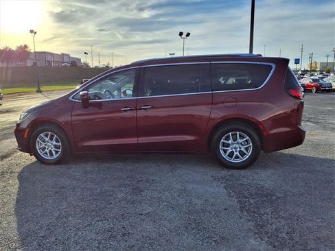 Used 2021 Chrysler Pacifica Touring-L image 23