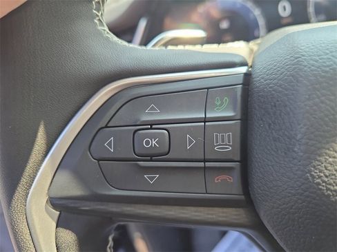 New 2025 Jeep Grand Cherokee Laredo X w/ Luxury Tech Group I image 17