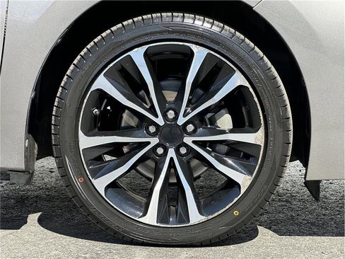 Used 2017 Toyota Corolla LE image 26