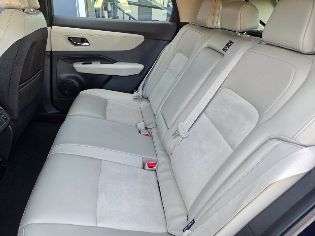 Used 2024 Nissan Ariya FWD image 13