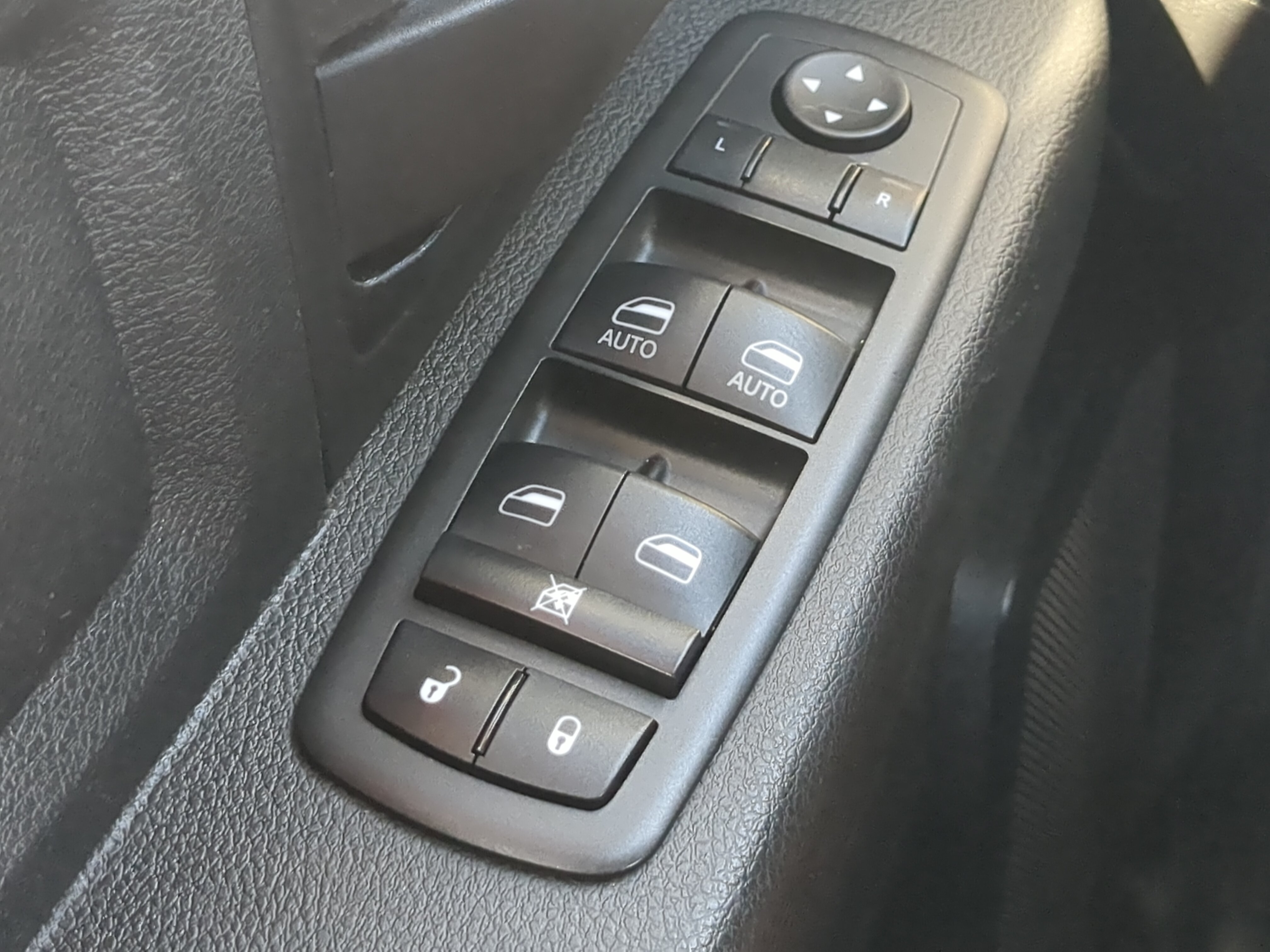 Used 2022 RAM 5500 Tradesman w/ Chrome Appearance Group RWD image 19