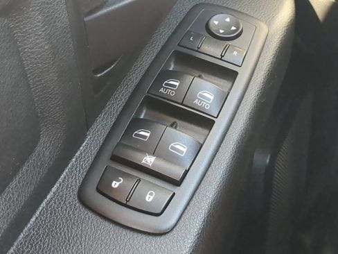 Used 2022 RAM 5500 Tradesman w/ Chrome Appearance Group RWD image 19