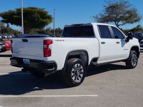 Used 2024 Chevrolet Silverado 2500 Custom w/ Custom Value Package image 11