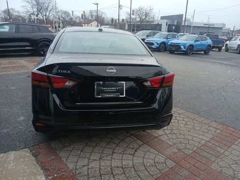 Used 2025 Nissan Altima 2.5 SV image 7