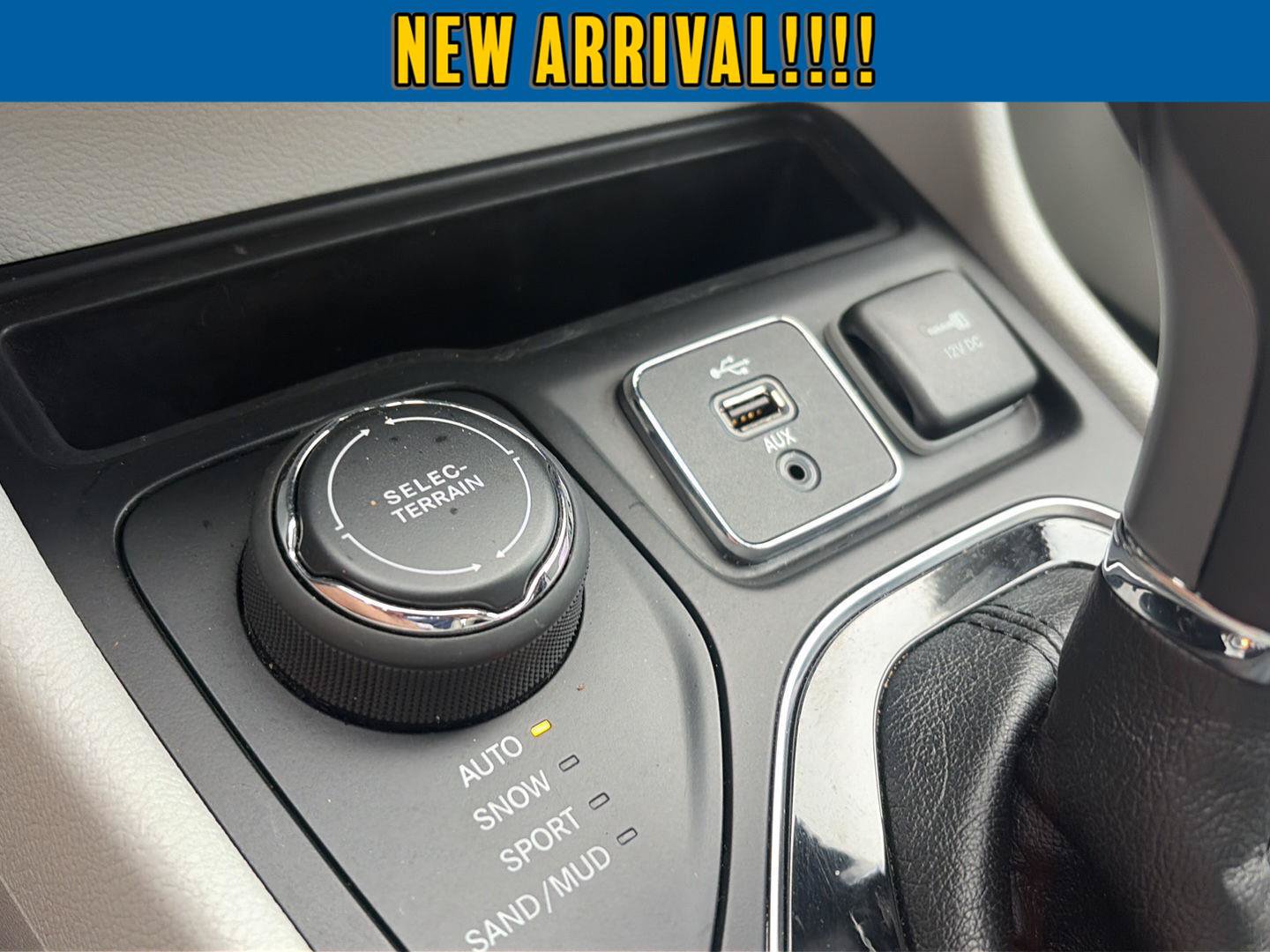 Used 2019 Jeep Cherokee Limited AWD/4WD image 25