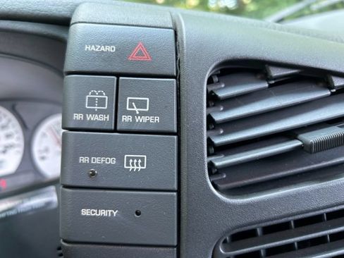 Used 2001 Nissan Quest SE FWD image 18