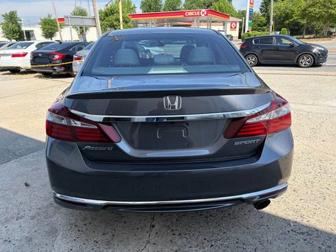 Used 2017 Honda Accord LX image 5