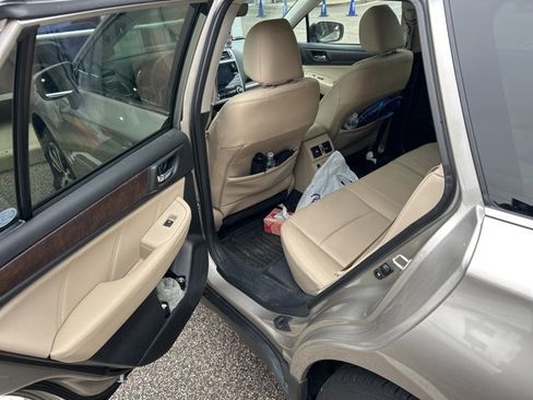 Used 2019 Subaru Outback 2.5i Limited w/ Popular Package #2 image 12