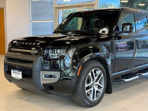 Used 2021 Land Rover Defender 110 X-Dynamic SE AWD/4WD image 3