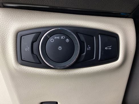 Used 2016 Lincoln MKZ Hybrid image 36